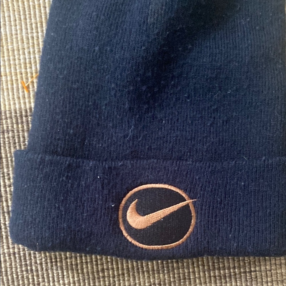 Vintage Nike Black Knit Hat with Classic Design - Picture 2 of 5